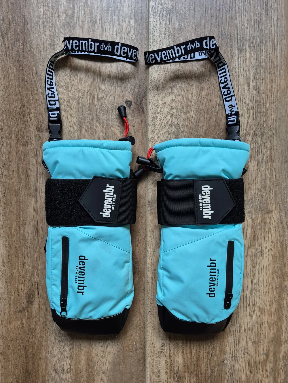 Devembr Adult Teal Ski Mittens Gloves Size Small Ski Snowboard Winter